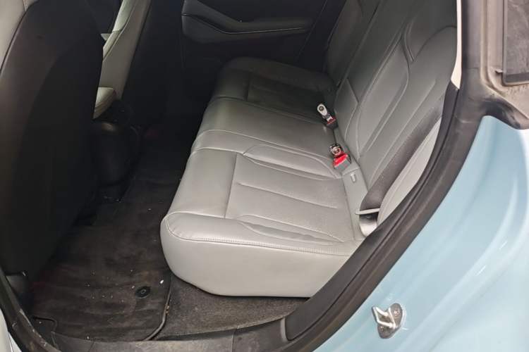 Used Nio ET5 2022 75 kWh Left Rear Seat