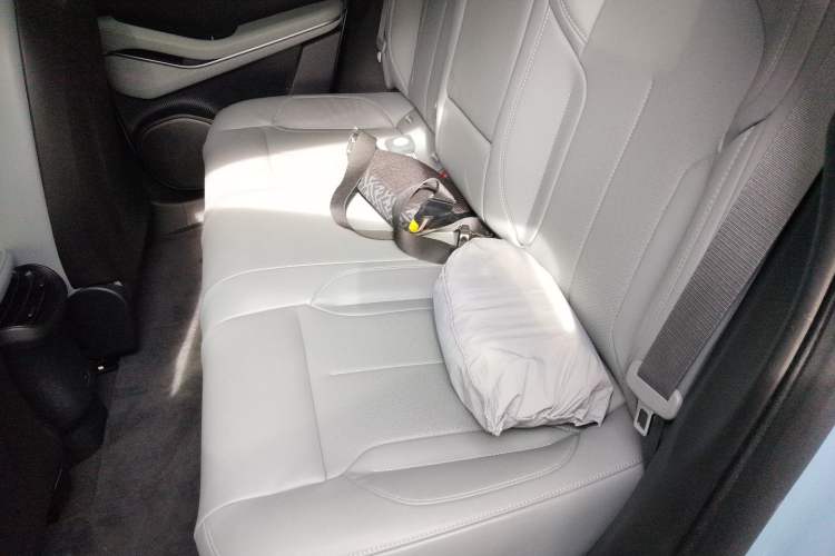 Used Nio ET5 2022 75 kWh Left Rear Seat