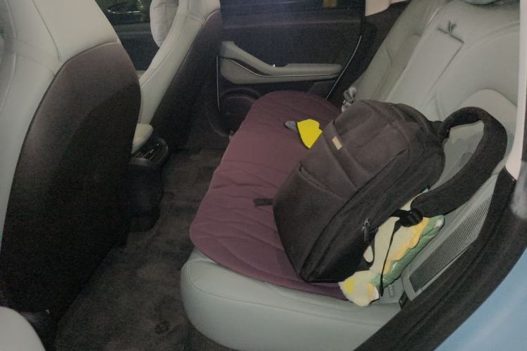 Used Nio ET5 2022 75 kWh Left Rear Seat