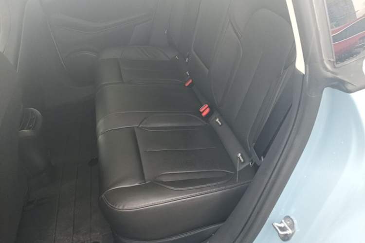 Used Nio ET5 2022 75 kWh Left Rear Seat