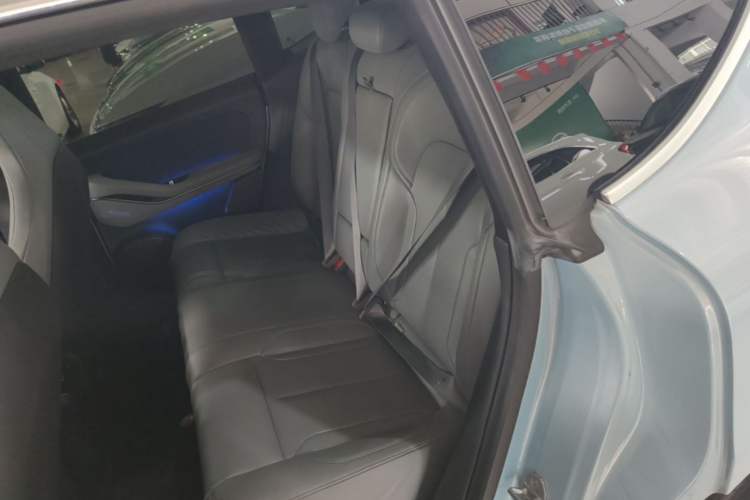 Used Nio ET5 2022 75 kWh Left Rear Seat