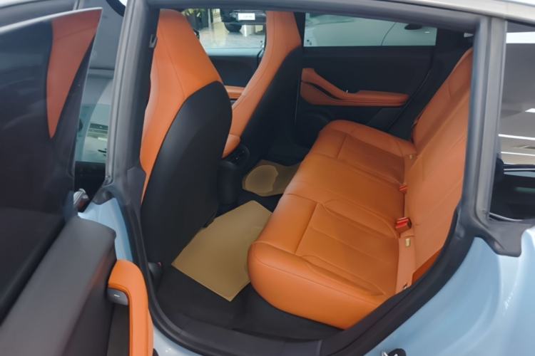 Used Nio ET5 2022 75 kWh Left Rear Seat