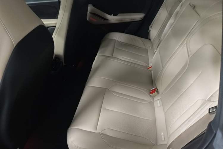 Used Nio ET5 2022 75 kWh Left Rear Seat