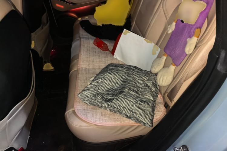 Used Nio ET5 2022 75 kWh Left Rear Seat