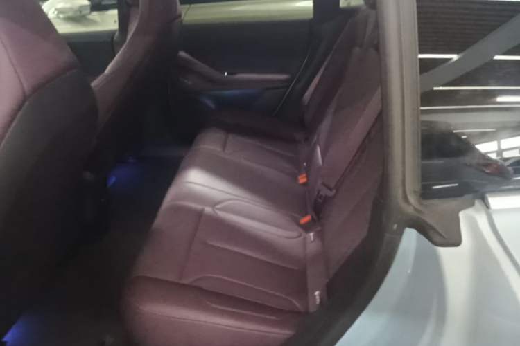 Used Nio ET5 2022 75 kWh Left Rear Seat