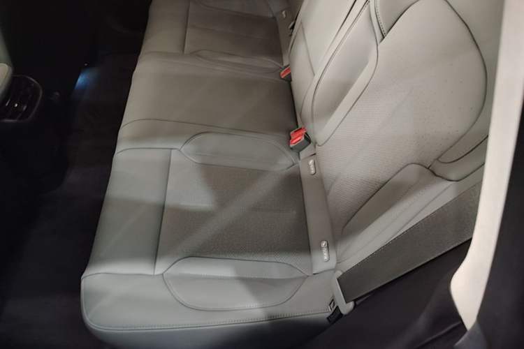 Used Nio ET5 2022 75 kWh Left Rear Seat