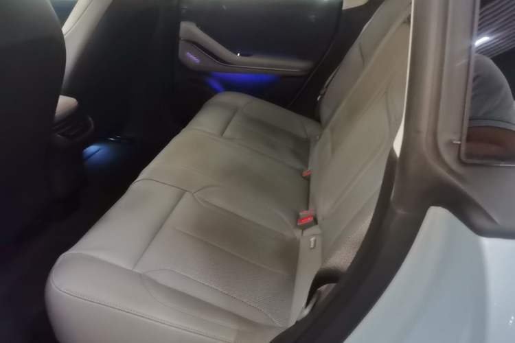 Used Nio ET5 2022 75 kWh Left Rear Seat