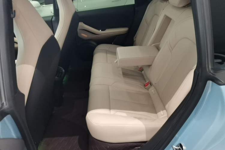 Used Nio ET5 2022 75 kWh Left Rear Seat