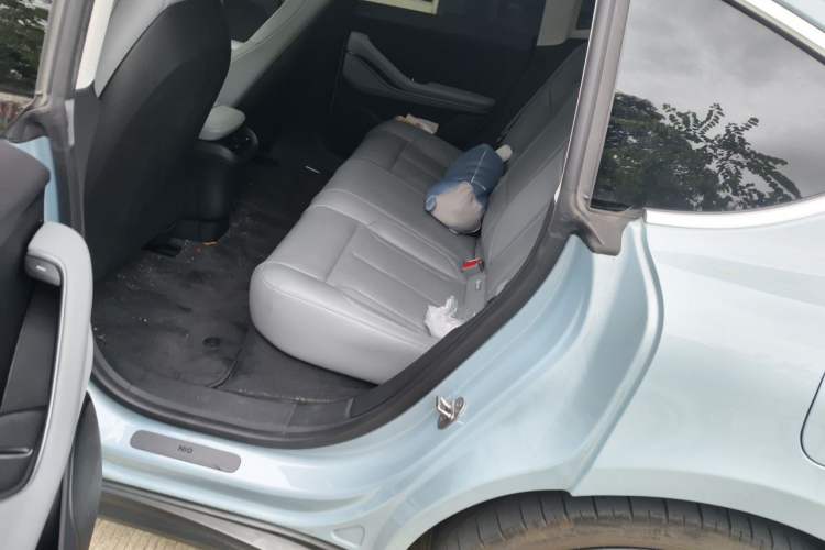 Used Nio ET5 2022 75 kWh Left Rear Seat