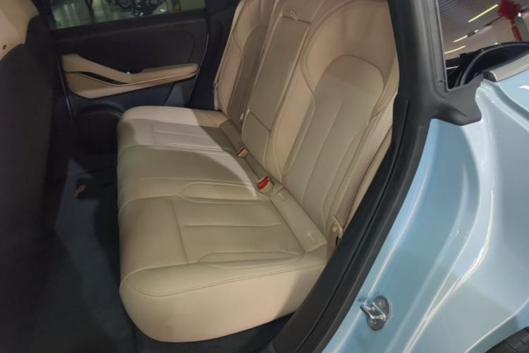Used Nio ET5 2022 75 kWh Left Rear Seat