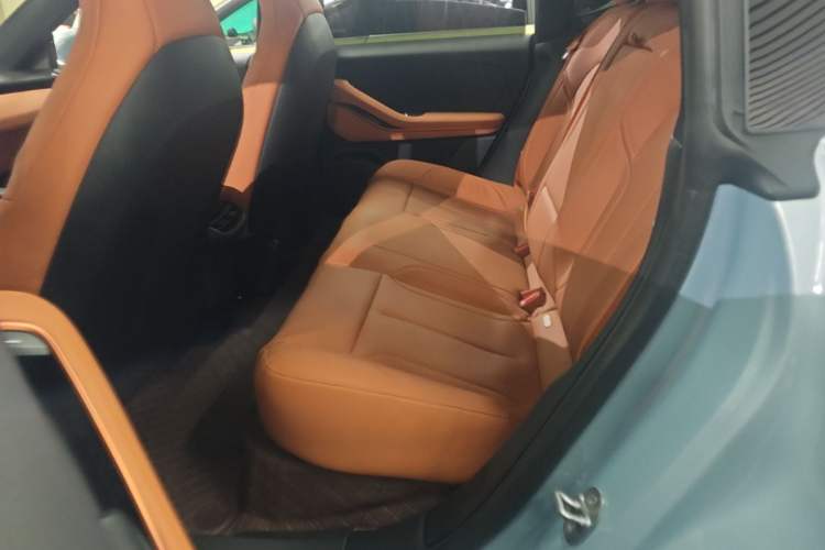 Used Nio ET5 2022 75 kWh Left Rear Seat