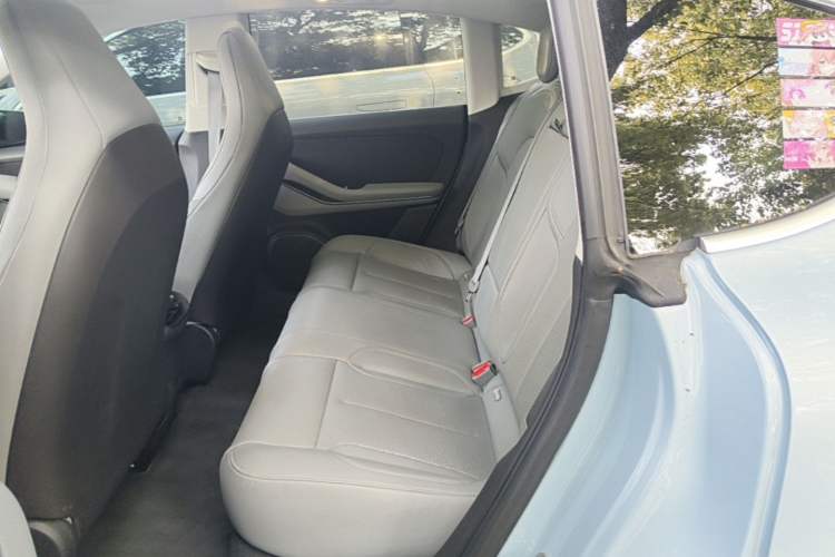 Used Nio ET5 2022 75 kWh Left Rear Seat