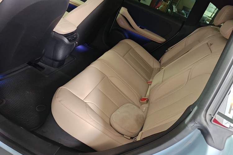 Used Nio ET5 2022 75 kWh Left Rear Seat