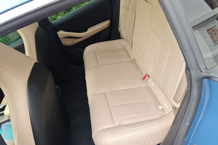 Used Nio ET5 2022 75 kWh Left Rear Seat