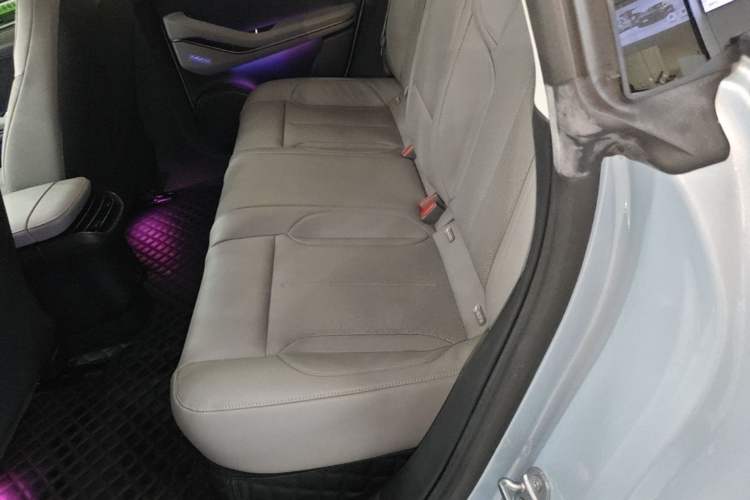 Used Nio ET5 2022 75 kWh Left Rear Seat
