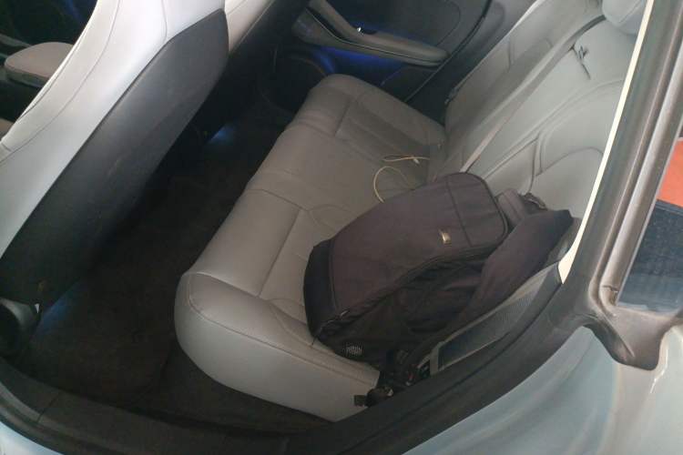 Used Nio ET5 2022 75 kWh Left Rear Seat