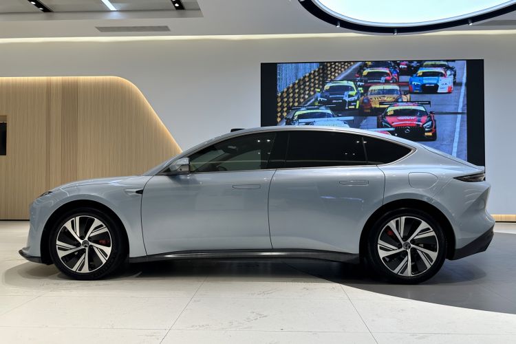 Used Nio ET5 2022 75 kWh Left Side