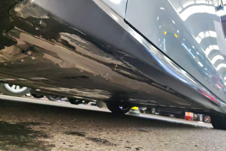 Used Nio ET5 2022 75 kWh Left Side Sill