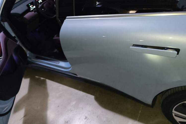 Used Nio ET5 2022 75 kWh Left Side Sill