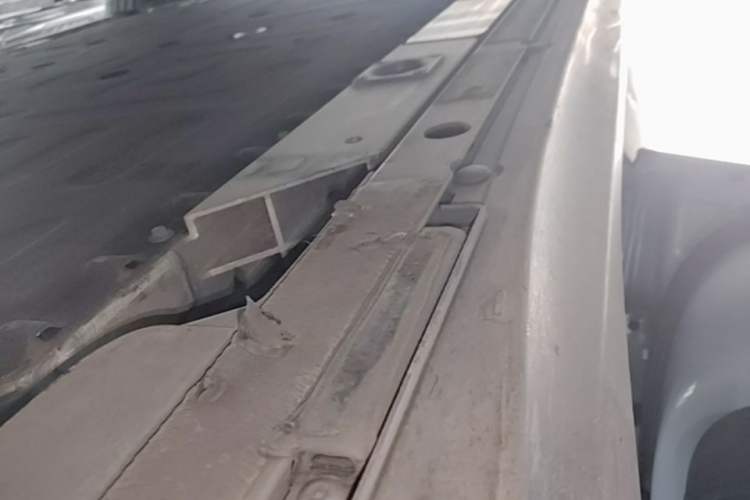 Used Nio ET5 2022 75 kWh Left Side Sill