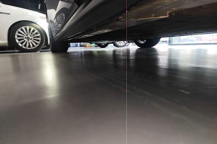 Used Nio ET5 2022 75 kWh Left Side Sill