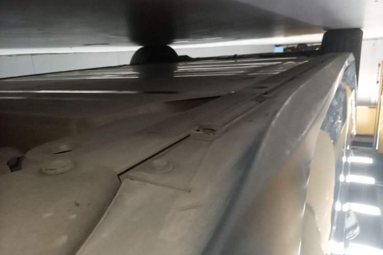 Used Nio ET5 2022 75 kWh Left Side Sill