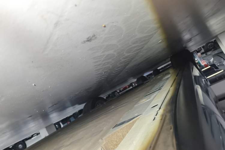 Used Nio ET5 2022 75 kWh Left Side Sill