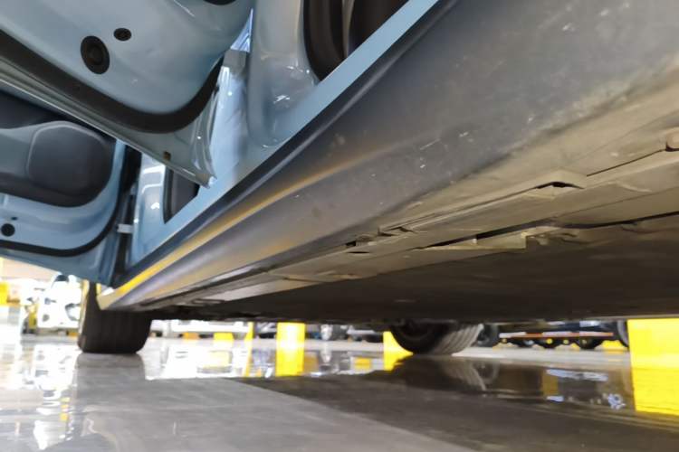 Used Nio ET5 2022 75 kWh Left Side Sill