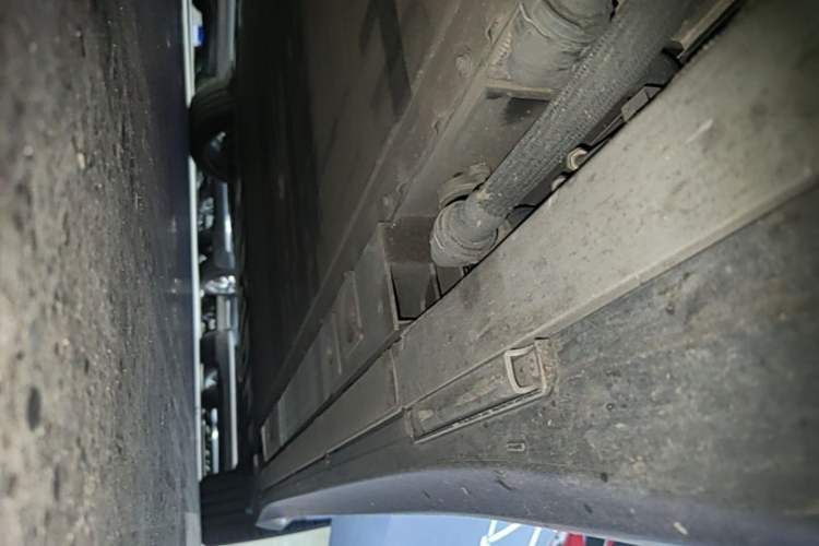 Used Nio ET5 2022 75 kWh Left Side Sill