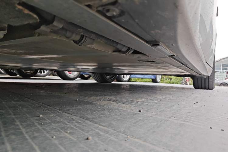 Used Nio ET5 2022 75 kWh Left Side Sill