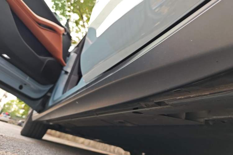 Used Nio ET5 2022 75 kWh Left Side Sill