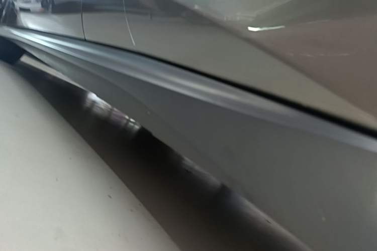 Used Nio ET5 2022 75 kWh Left Side Sill