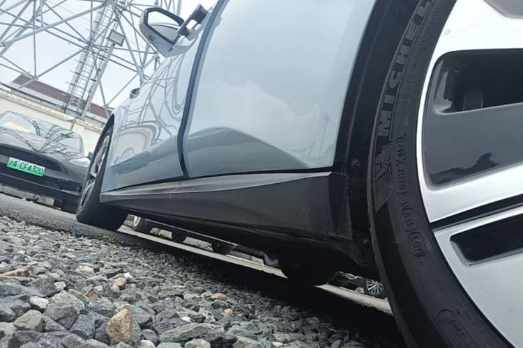Used Nio ET5 2022 75 kWh Left Side Sill