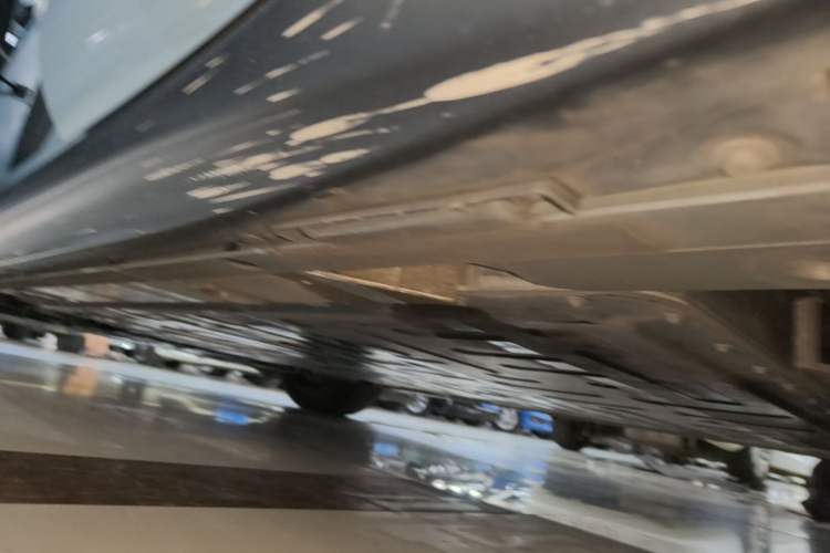 Used Nio ET5 2022 75 kWh Left Side Sill