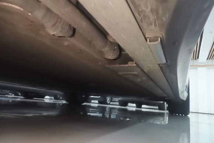 Used Nio ET5 2022 75 kWh Left Side Sill