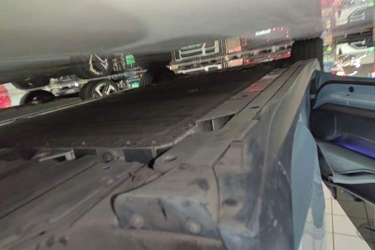 Used Nio ET5 2022 75 kWh Left Side Sill
