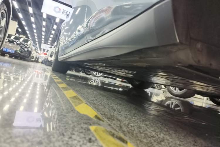 Used Nio ET5 2022 75 kWh Left Side Sill