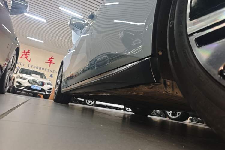 Used Nio ET5 2022 75 kWh Left Side Sill
