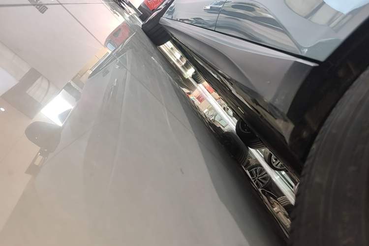 Used Nio ET5 2022 75 kWh Left Side Sill