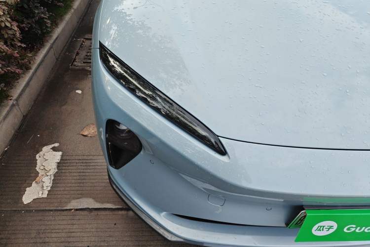 Used Nio ET5 2022 75 kWh Right Front Headlight