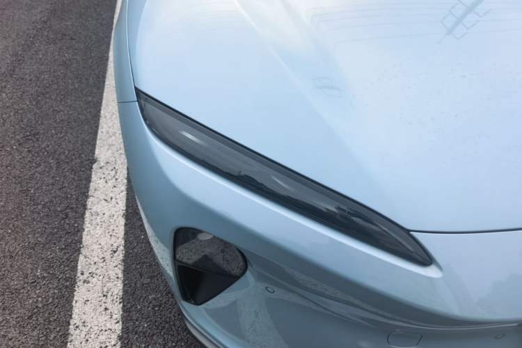 Used Nio ET5 2022 75 kWh Right Front Headlight