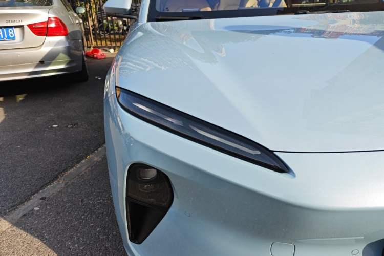 Used Nio ET5 2022 75 kWh Right Front Headlight