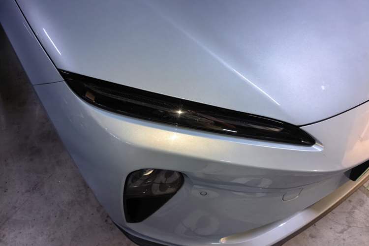 Used Nio ET5 2022 75 kWh Right Front Headlight