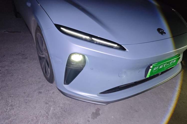 Used Nio ET5 2022 75 kWh Right Front Headlight