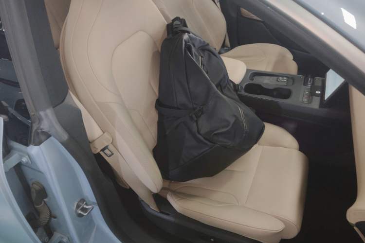 Used Nio ET5 2022 75 kWh Right Front Seat