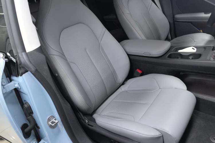 Used Nio ET5 2022 75 kWh Right Front Seat