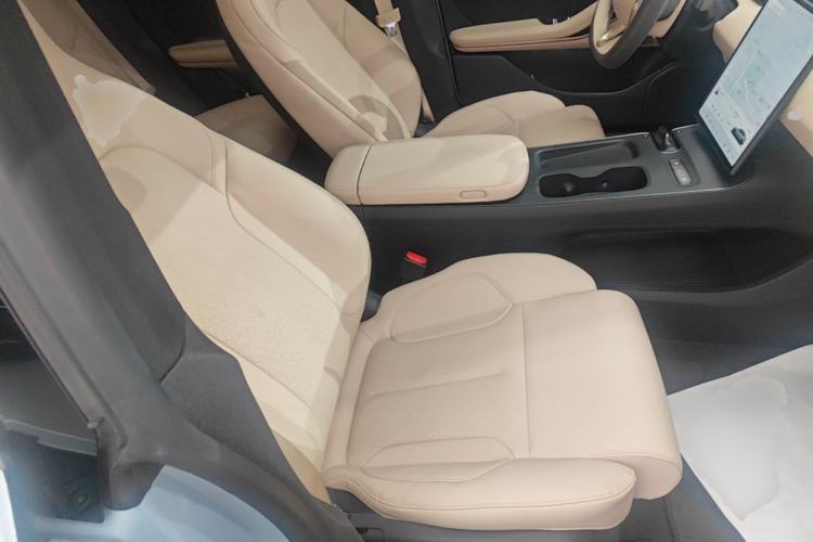 Used Nio ET5 2022 75 kWh Right Front Seat