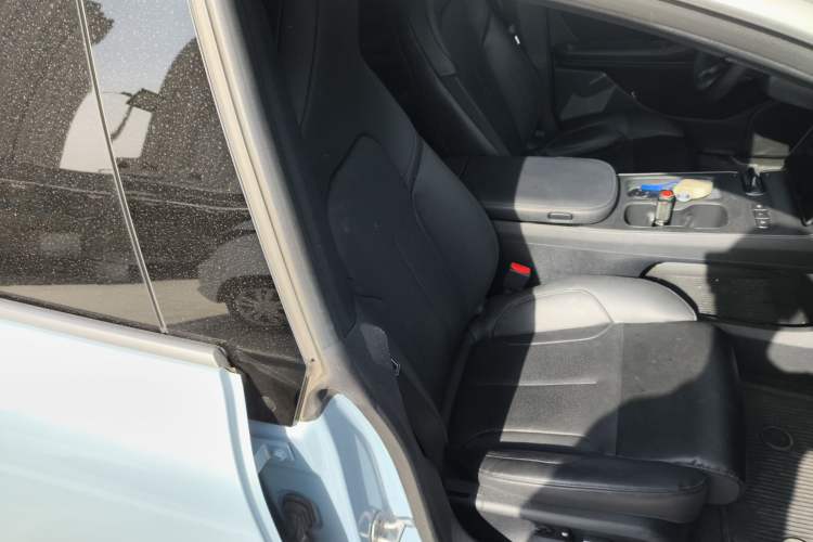 Used Nio ET5 2022 75 kWh Right Front Seat