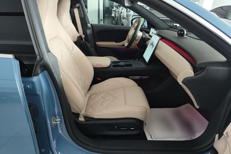 Used Nio ET5 2022 75 kWh Right Front Seat