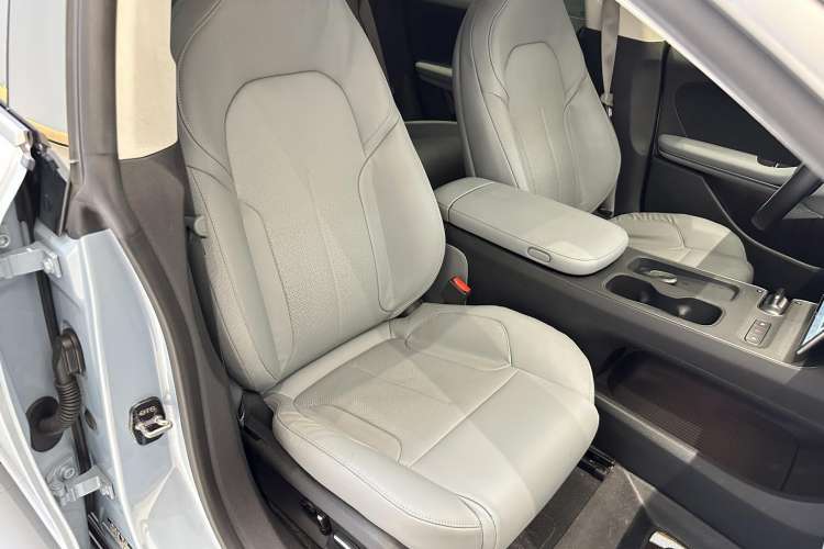 Used Nio ET5 2022 75 kWh Right Front Seat